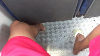 X vídeo gay pega meu paulo no ônibus