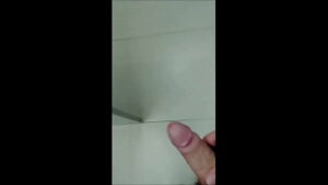 Xvideo gay boizinhos nos banheiros
