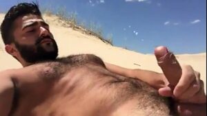 Xvideo gay exibicionista na praia