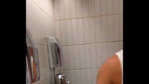 Xvideo gay pau grande banheiro