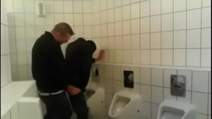 Xvideo gay tentando fode banheiro do braz