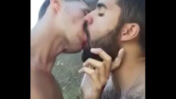 Xvideos.com brasileirinho vai fazer boquete em indio gay