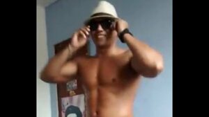 Xvideos gay brasil dançando