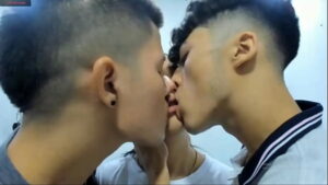 Xvideos gay hot beijo