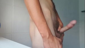 Xvideos gay masturbando banho