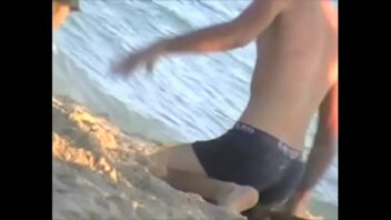 Xvideos.hot beach.gay