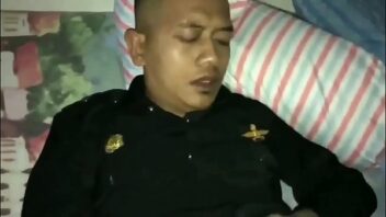Açoitados na indonésia por terem feito sexo gay