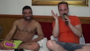 Alguem tem um site porno gay bom