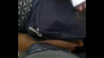 Assistir videos de gays sendo encoxado no onibus e metrô