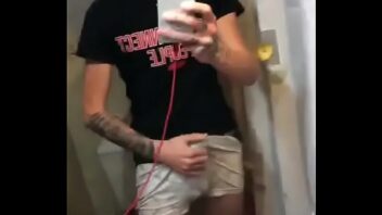 Ator porno gay argentinos tatuagem no peito