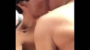 Beijo gay em espartalhoes