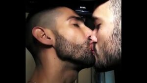 Beijo gay malhcao