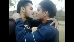 Bejois gay kiss