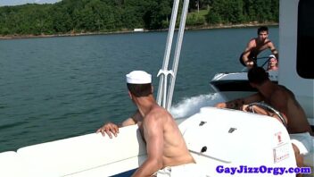 Boat gay metralhada