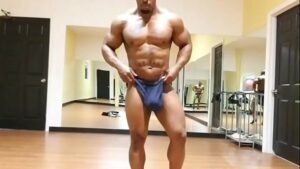 Bodybuilder huge dildo gay