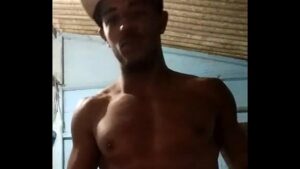 Brasileiro gay moreno foto da bunda no banheiro