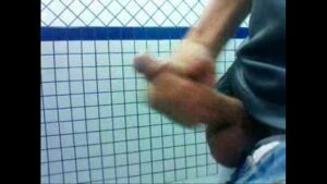 Brasileiro gay moreno foto da bunda no banheiro amador