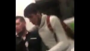 Chupando gay no metro