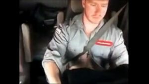 Contos caminhoneiro gay vídeo