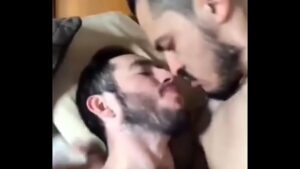 Criolo beijo gay