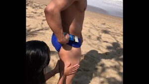Desenhi gay tranzando na praia