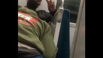 Desonrado gay em onibus metro