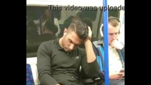 Desonrado gay no metro video