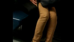 Encoxei o homem no metrô gay
