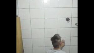Flagra banheiro gay bh