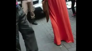 Flagra de camera gay mamando pau de policial na rua