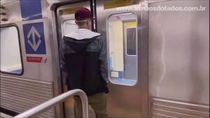 Flagras gays xvídeos novinhos no metrô de p
