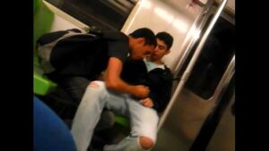 Foda e pegação gay em metro