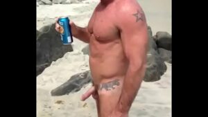Fragante gay na praia policia