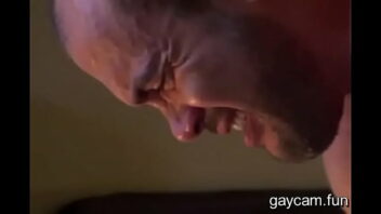 Gari fazendo sexo gay
