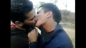 Gay beijo alladin