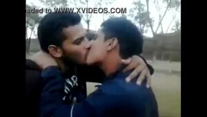 Gay beijo galado