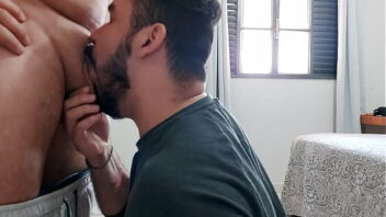 Gay brasileiro na primeira tranza
