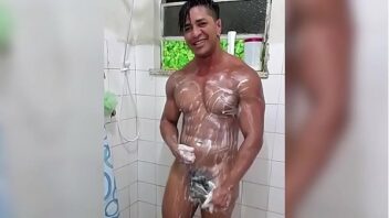 Gay garoto forte sexo safado banheiro