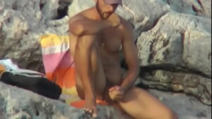 Gay gordo na praia
