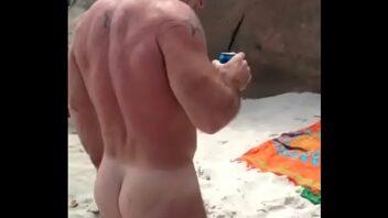 Gay metendo praia