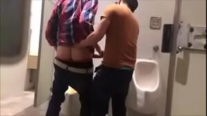 Gays velho fudendo em banheiro públicos públicospúblicos