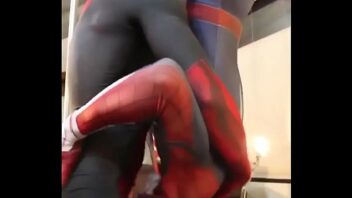 Homem aranha e deadpool pirno gay
