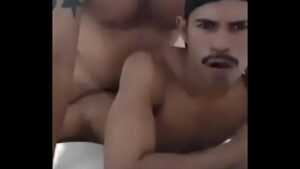 Homem ganhou 30 reais pra gozar amador gay