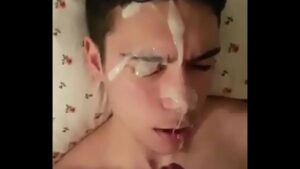 Homem pisando na cara do escravo gay pornhub