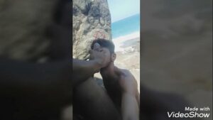 Homens de pau duro na praia xvideos gay