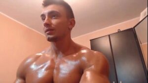 Hot gay bodybuilder muscle bigbutt fucking
