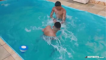 Interracial dotado gay porno