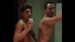 Maduro e 2 novinhos xvideos gays