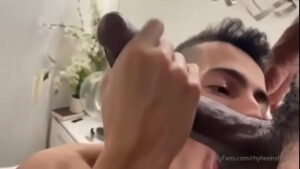 Negão arregaça novinho videos gay