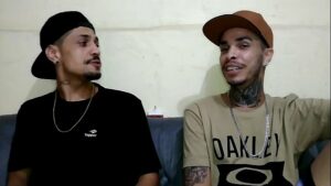 Negão brasileiro rasgando o cuzinho do gay na putaria